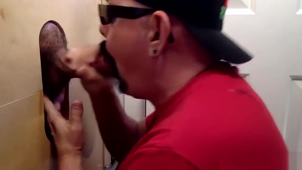 Young Married Guy At The Gloryhole