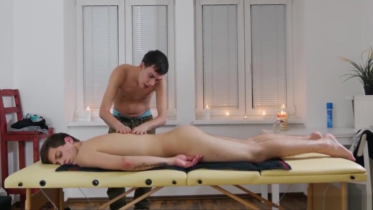 Horny Gay Lovers Enjoy Sex Massage