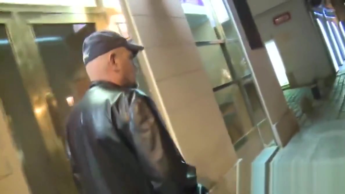Big Step daddy pays a twink to suck his dick