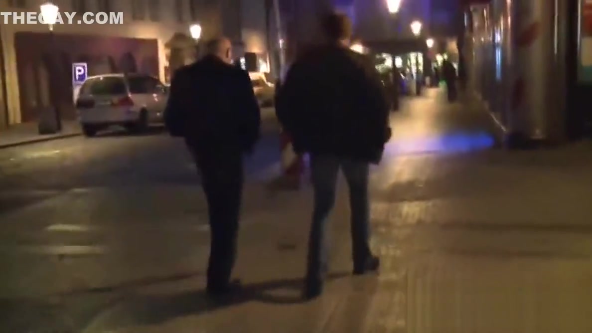 Big Step daddy pays a twink to suck his dick