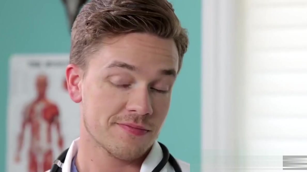 Big dick hunk doctor railing his sexy ass patient hard