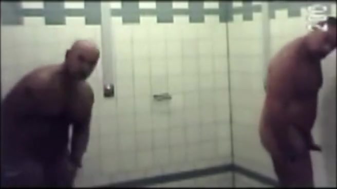 MATURE MEN POOL SHOWERS