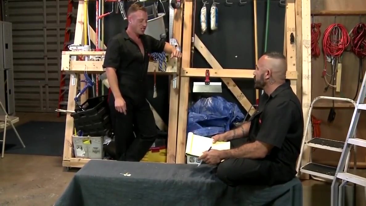 MenOver30 Muscle Step daddy gives it to Hung Employee