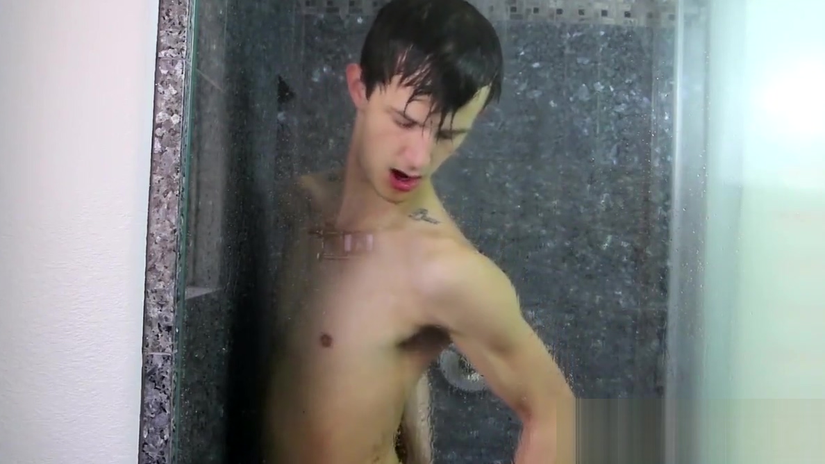 Jasper Robinson enjoys jerking his cock while showering