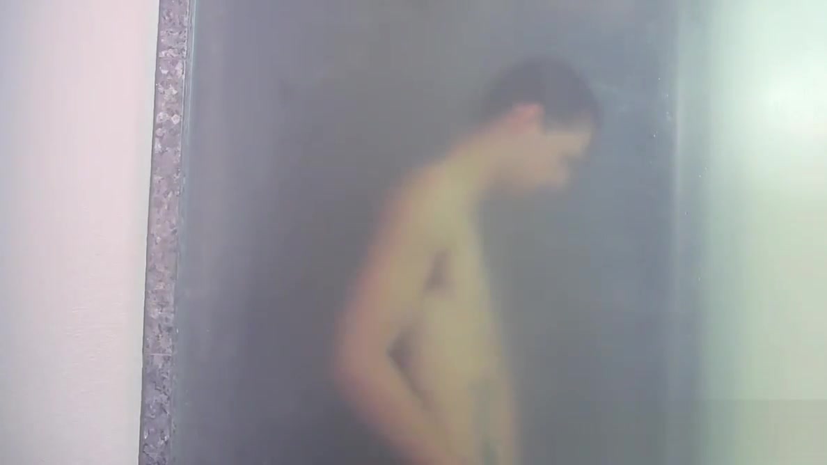 Jasper Robinson enjoys jerking his cock while showering