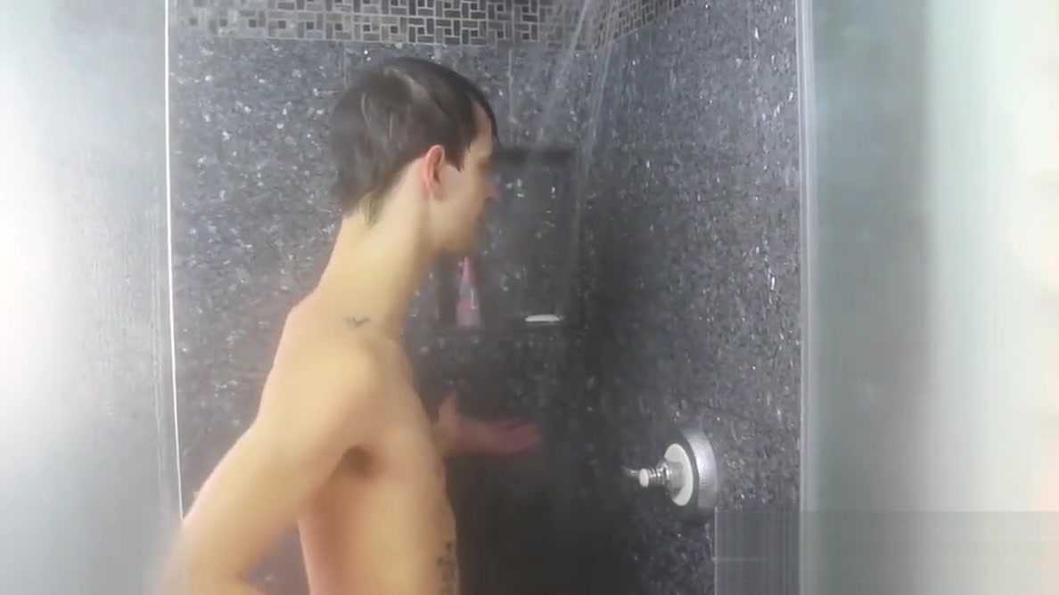 Jasper Robinson enjoys jerking his cock while showering