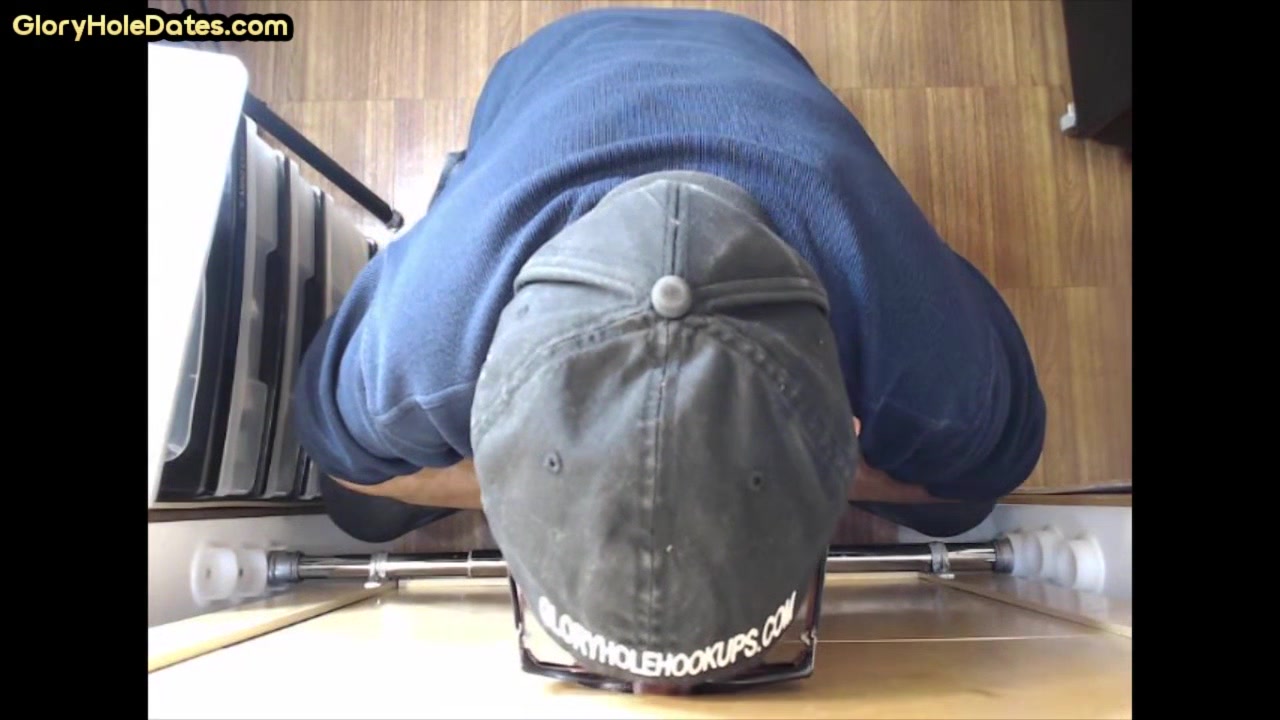 Dickblowing DILF blows and deepthroats gloryhole dick
