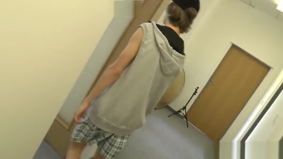 Handjob in the Office