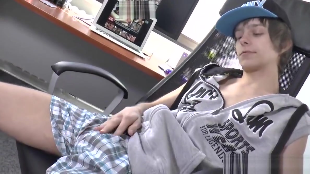 Handjob in the Office
