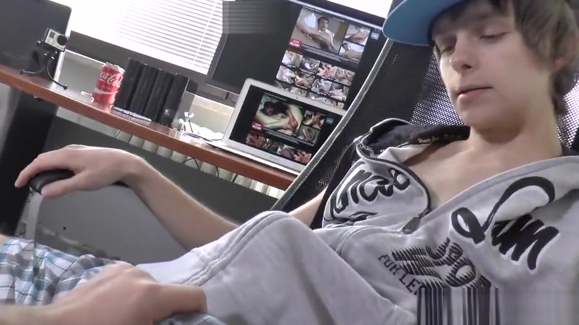 Handjob in the Office