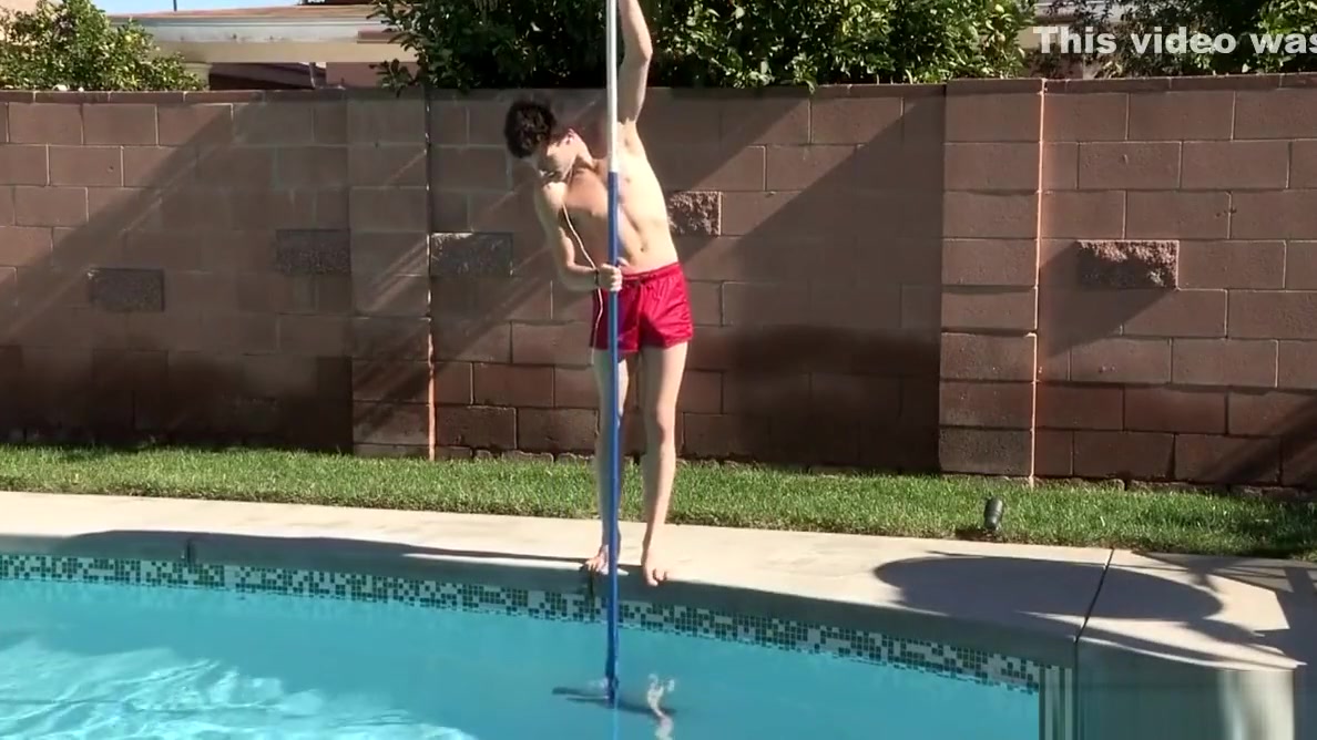 DylanLucas Bulky Hunk Makes Twink Cum All Over