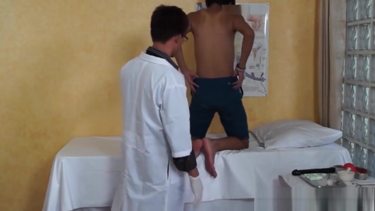 Asian twinks ass eaten by uniformed doctor