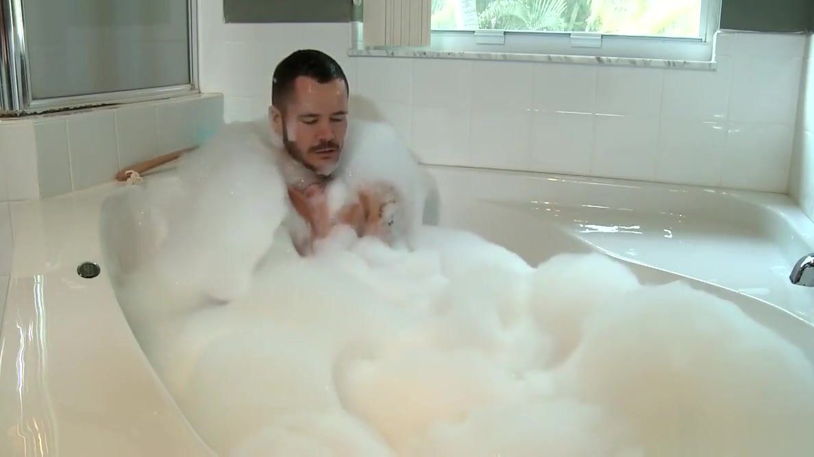 Extra Big Dicks Releasing Pressure In The Bath