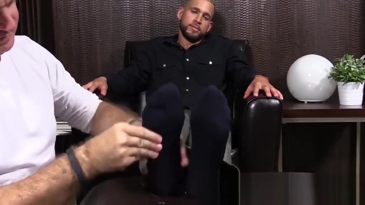 Sexy hunk Tino getting a hot foott massage and toes licked