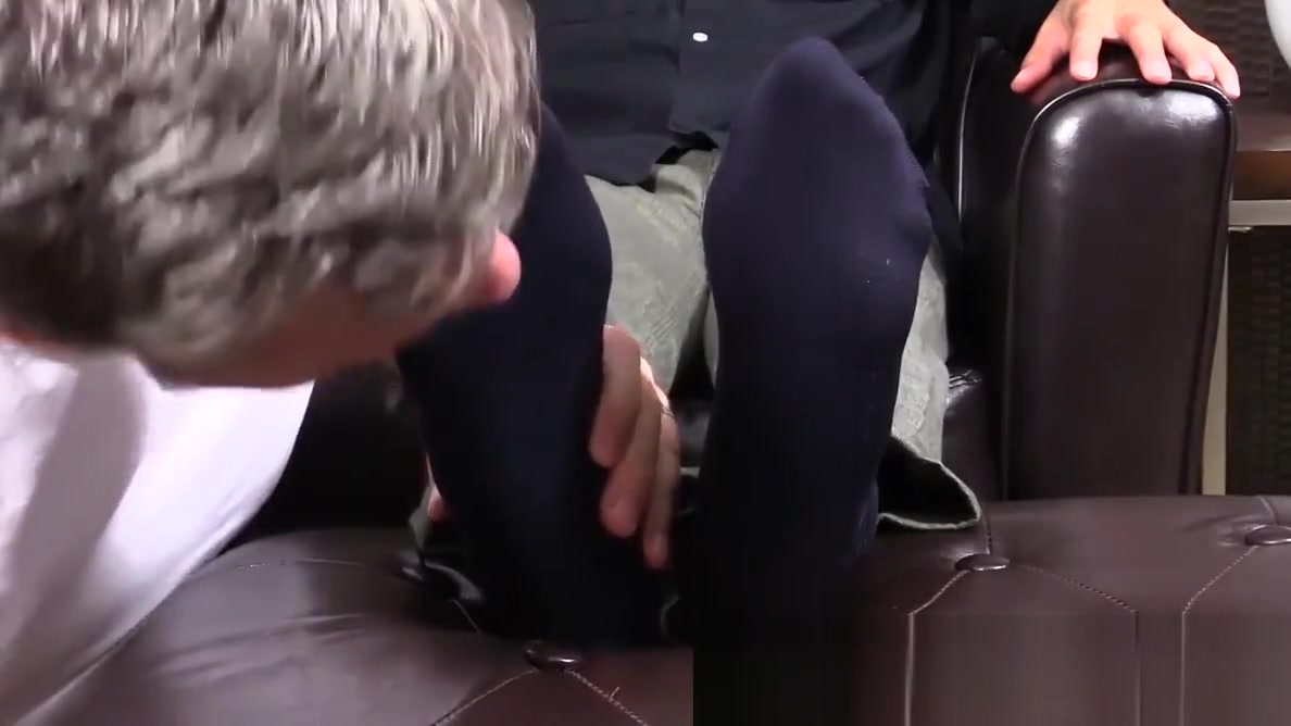 Sexy hunk Tino getting a hot foott massage and toes licked