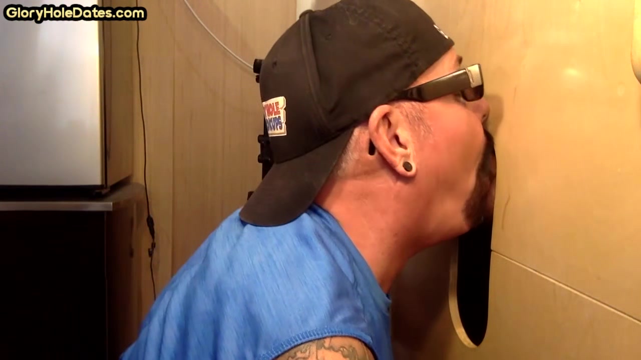 Gloryhole gaydaddy closeup sucks cock and gets cum in mouth