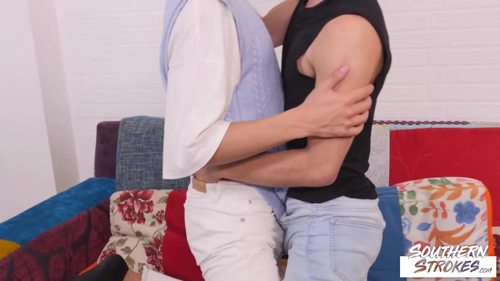 SOUTHERNSTROKES First Sex For Chris Pettie And Archi Gold