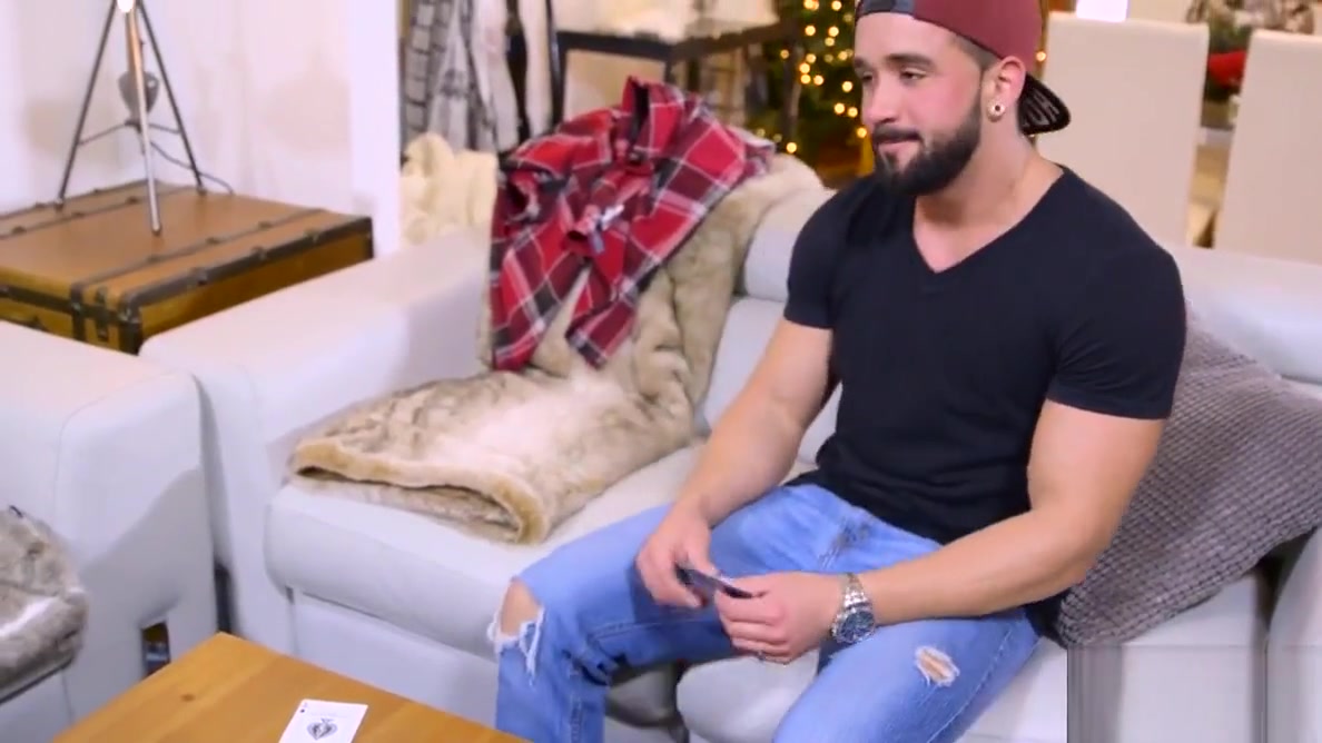 Maskurbate Strip Poker With ZACK