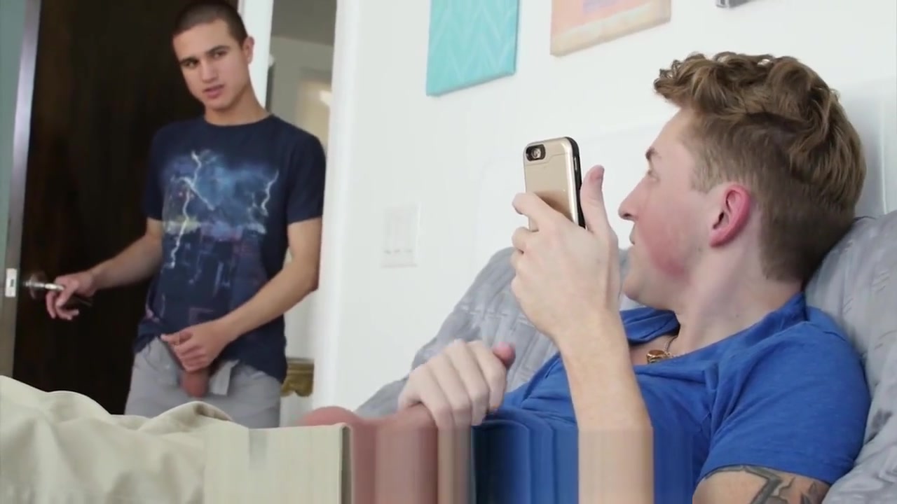 GayRoom - College Buds Josh Hunter & Seth Alexander Fuck
