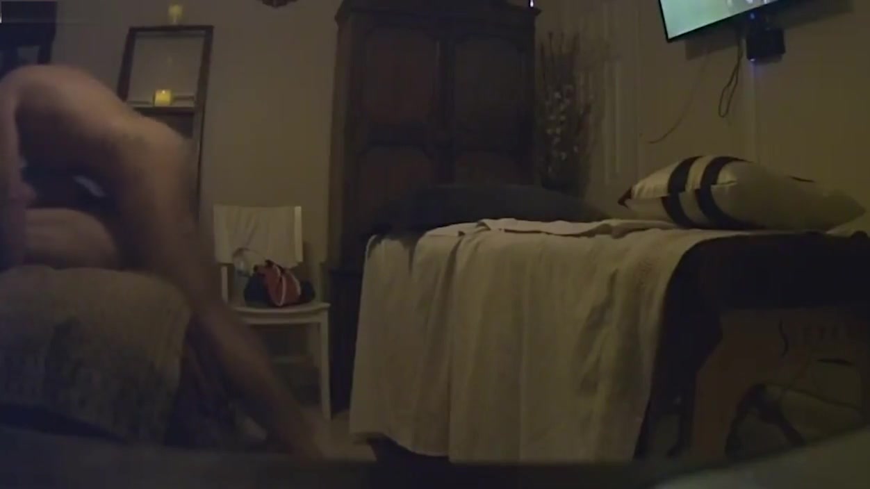 MASSAGE Masseur blows big dick and gets bred