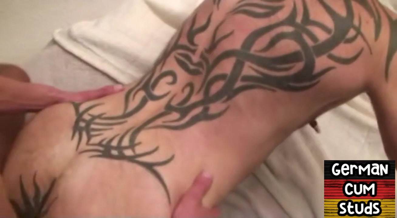 Muscular Germans giving head and barebacking in couple