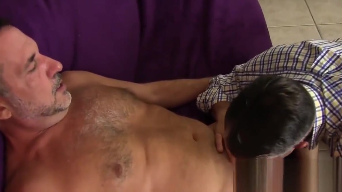 Kinky stud in raw anal sex fucking and cumshot