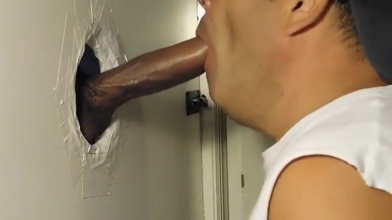I WANT STICK THAT DOMINICAN DICK IN MY GLORYHOLE