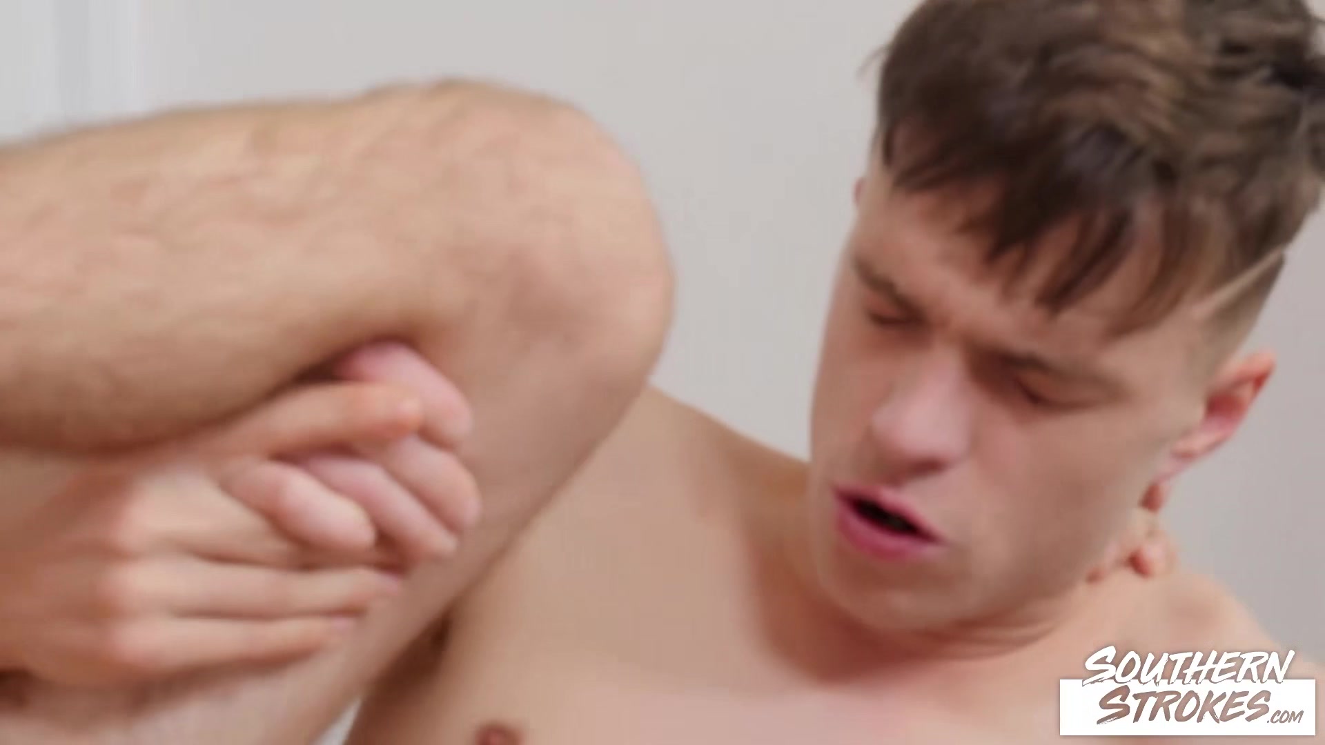 SOUTHERNSTROKES Twink Ollie Barn Barebacks Cute Jean Gilliam