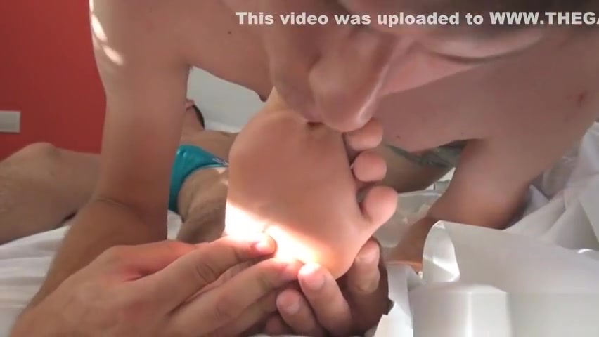Kinky gay teen 18+ sucks feet
