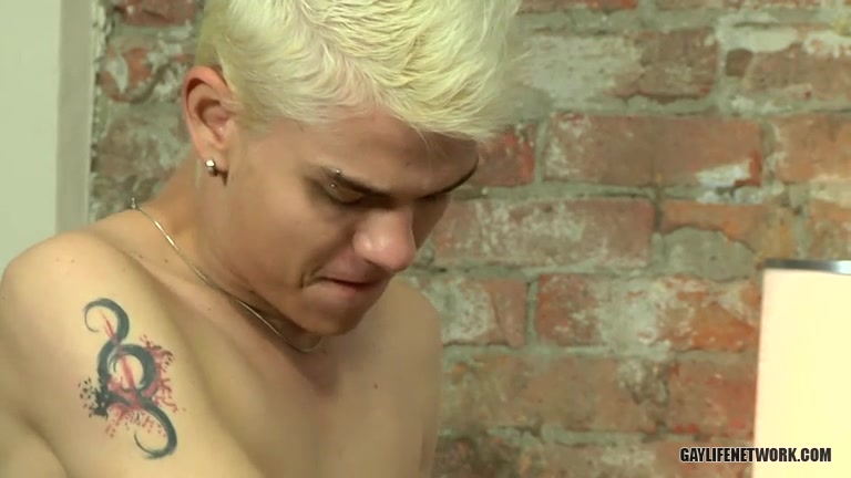 Titus Showers Him With Cum - Titus Snow & Tony Parker