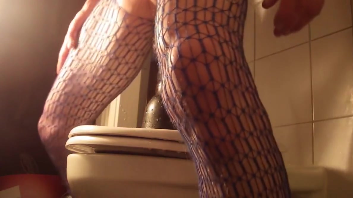Crossdresser with a Lovely Kinky sloppy extreme dildo show