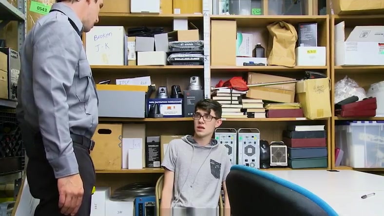 YoungPerps - Nerdy Twink Railed Out By A Security Guard