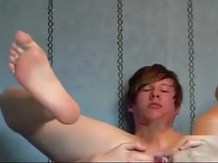 Seld fisting twink