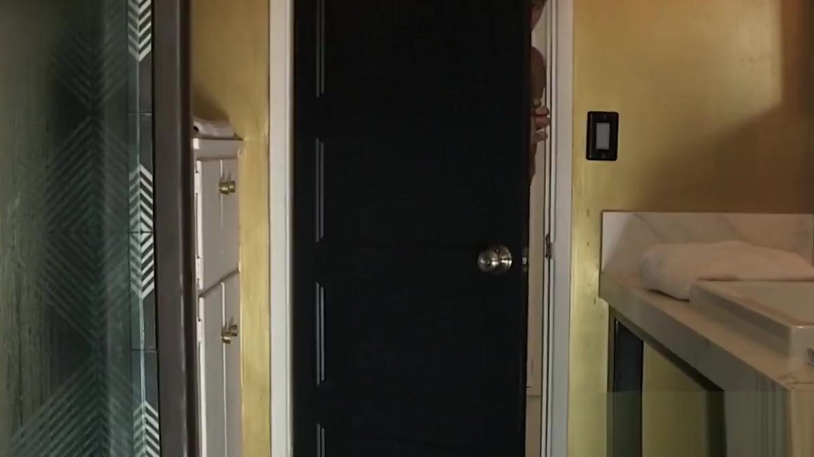 Stepdaddy seduces twinkies into raw taboo threesome