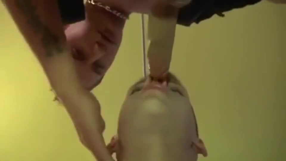 Skateboarding Twinks - Bare Sex In The Shower