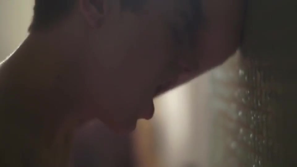 Sexy Bareback Twinks Have Sex In The Shower
