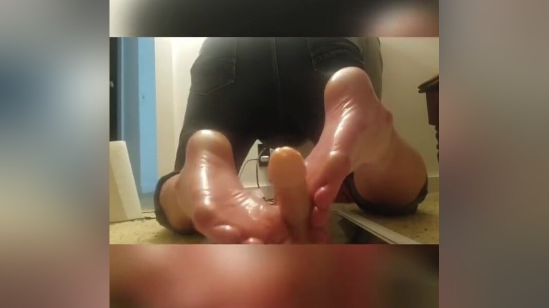 Guy Gives Dildo Footjob POV Size 13 Feet