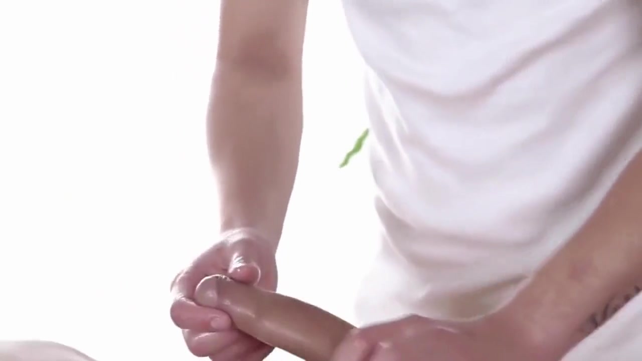 Cute Boy Get A Horny Massage And Cum
