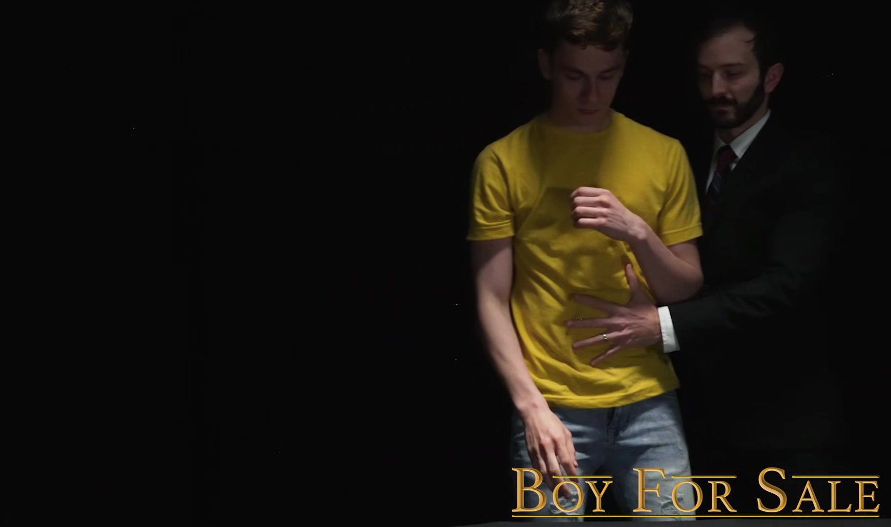 Sexy suited bearded DILF seduces trembling twink