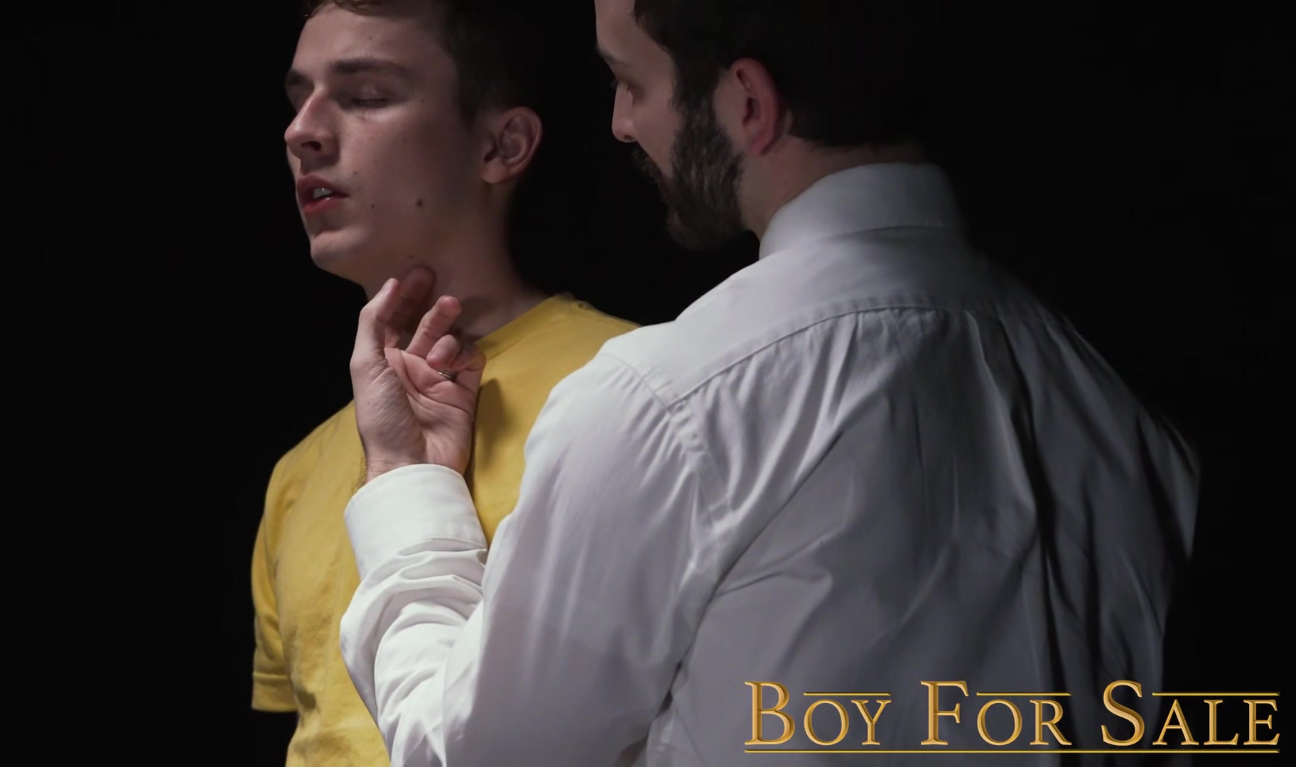 Sexy suited bearded DILF seduces trembling twink
