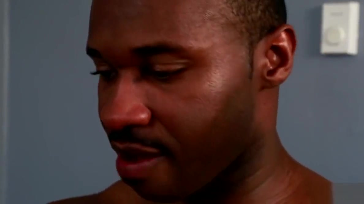 Buff black hunk enjoys kinky threeway