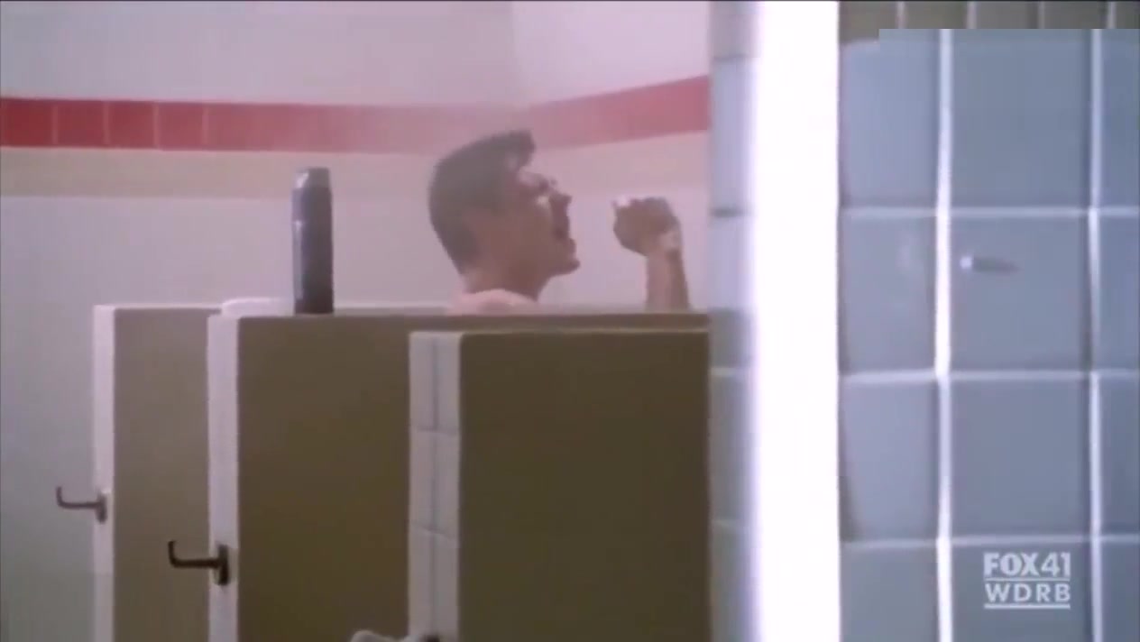 Men's shower room : singing with buddies in movies (funny compil)