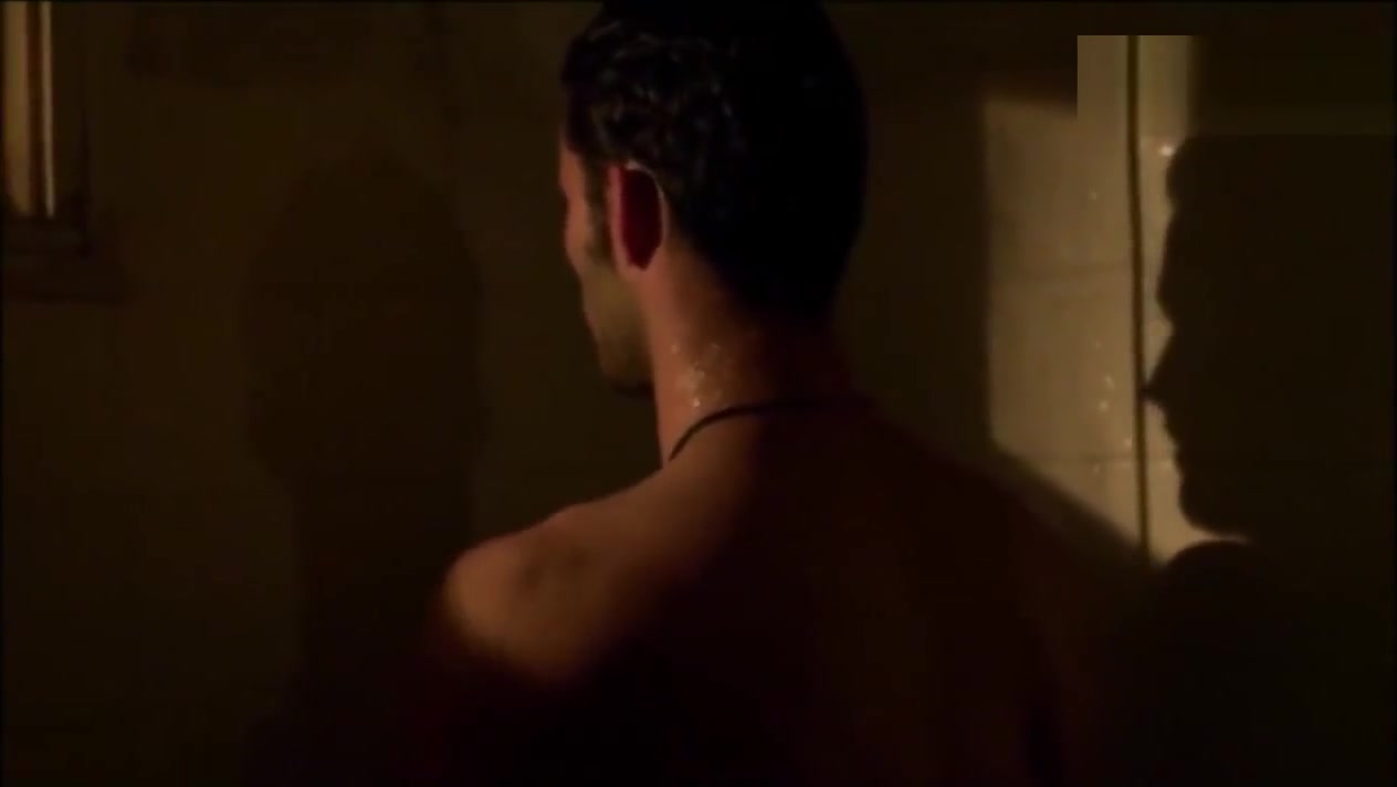 Men's shower room : singing with buddies in movies (funny compil)