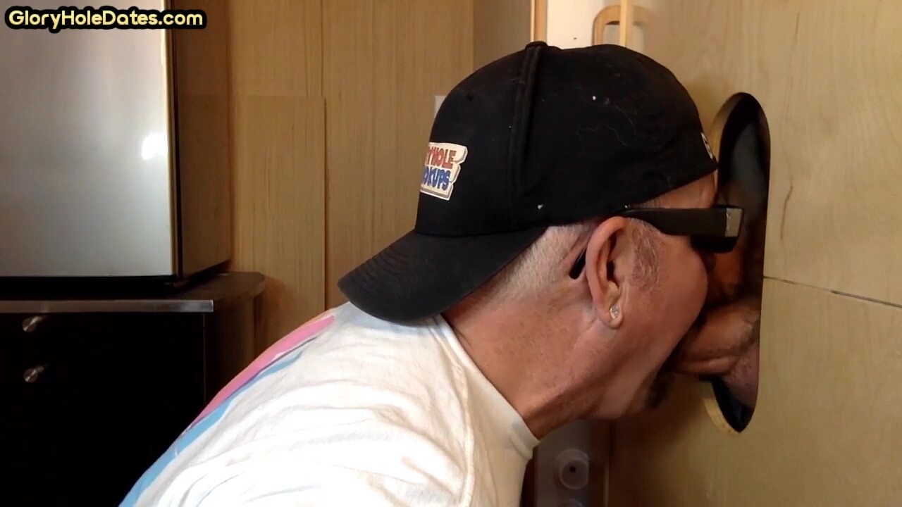 Moustache gray DILF sucking off hard gloryhole shaft