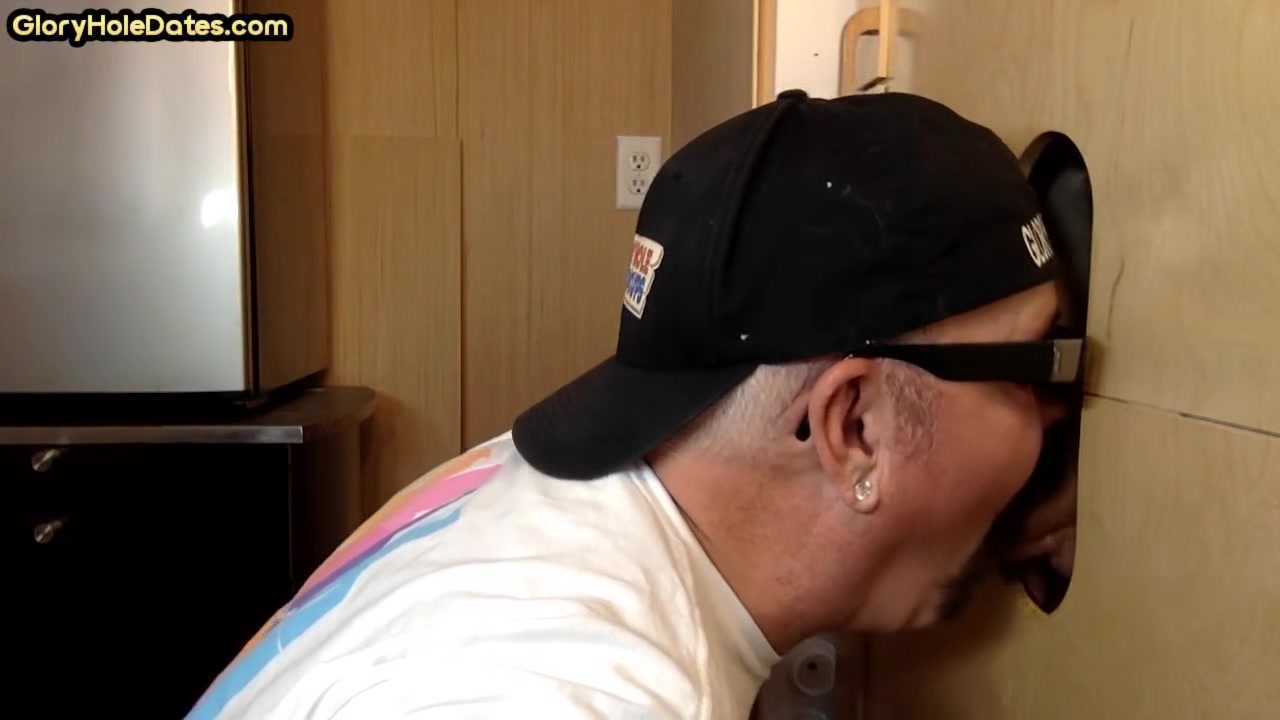 Moustache gray DILF sucking off hard gloryhole shaft