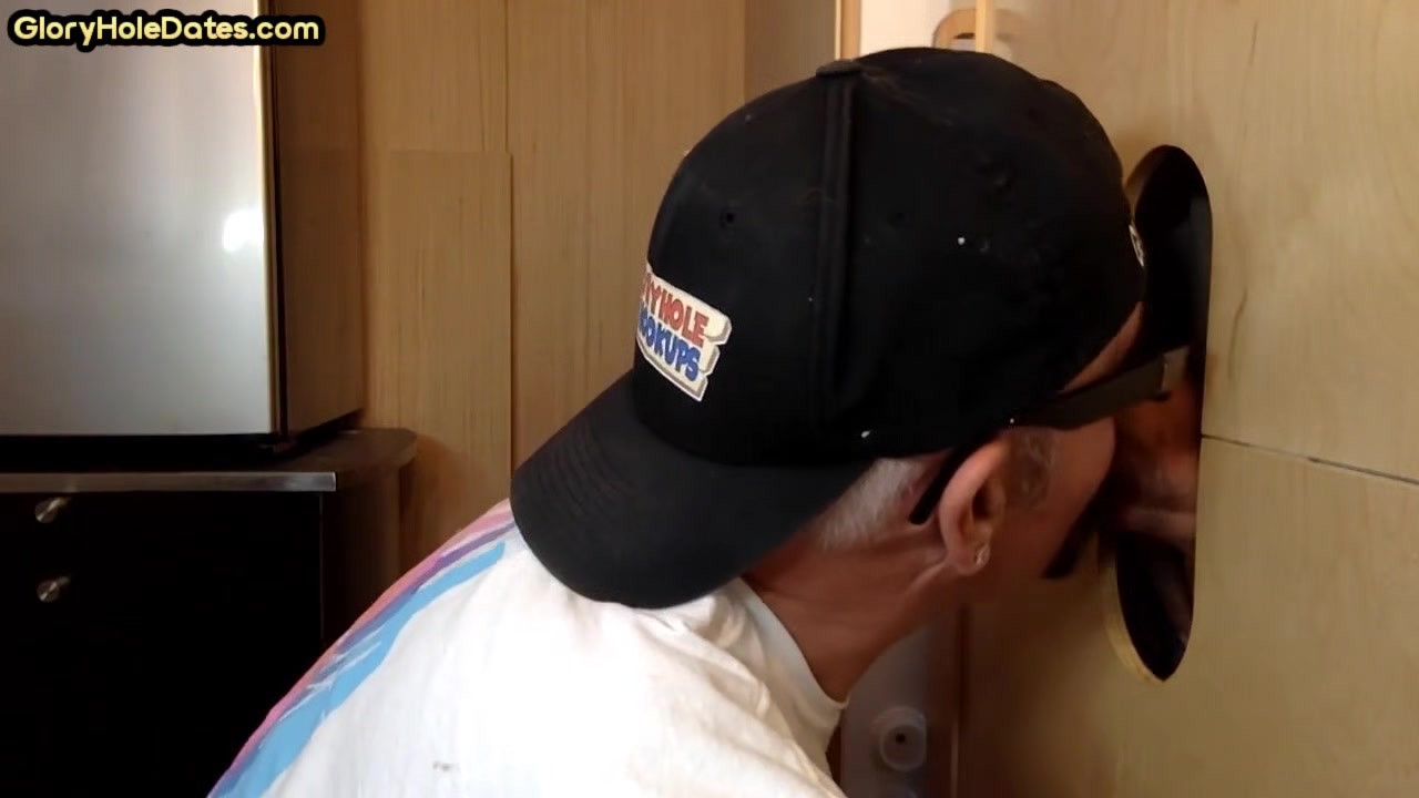 Moustache gray DILF sucking off hard gloryhole shaft