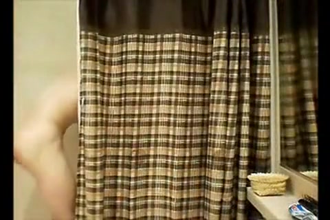Hottie Showers And Wanks