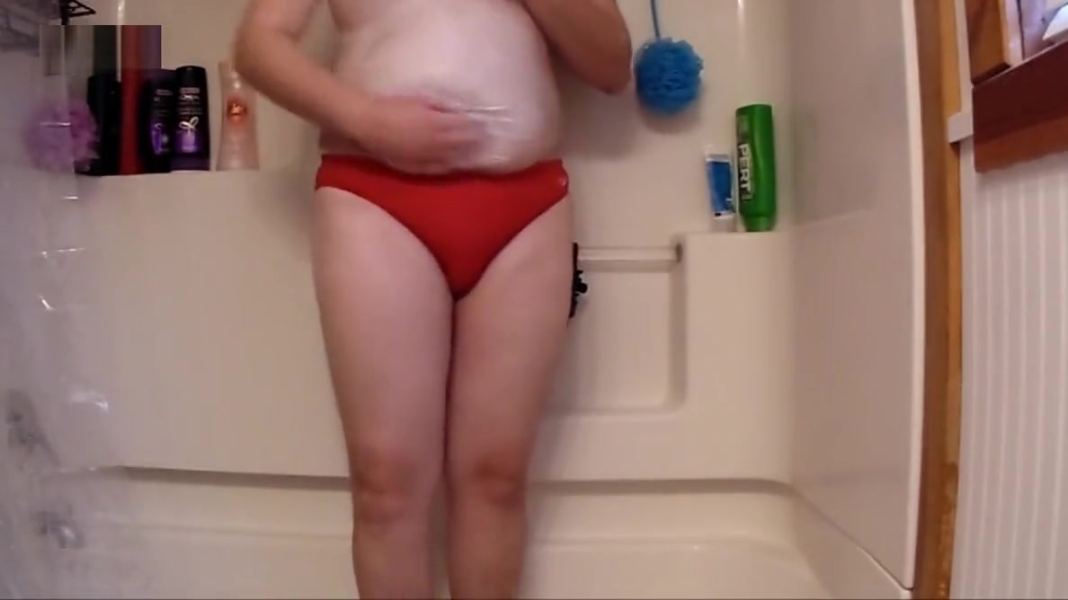 Chub showers in speedo again