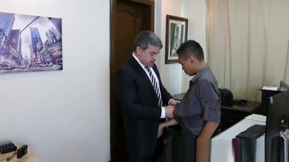 Pinoy twink cocksucking Step daddy in the office