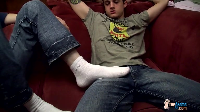 A Well Rewarded Foot Wank - Bryce Corbin And Chris Porter
